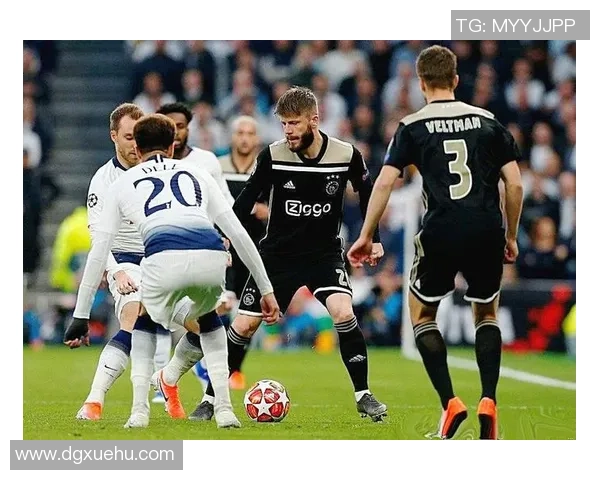 格拉茨风暴与阿贾克斯的激烈对决结果揭晓引发热议